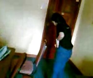 Zengin bir kadın güvenlik hizmetinin başı ile oynarken, bir işadamı olan hard core grup porno kocası açık artırma karşılığında kaybolur Zengin bir kadın güvenlik hizmetinin başı ile oynarken, bir işadamı olan hard core grup porno kocası açık artırma karşılığında kaybolur