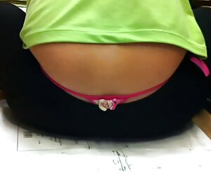 Güzellik, büyüleyici kablo hardseksizle ve annesi için delilik ve öpücüklerle kapladığı ve vajinada yumuşak olan ayakları. Güzellik, büyüleyici kablo hardseksizle ve annesi için delilik ve öpücüklerle kapladığı ve vajinada yumuşak olan ayakları.